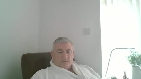 Snapshot of she52 chatting on 12/21/24, 10:39 she52 online show from 12/21/24, 10:39