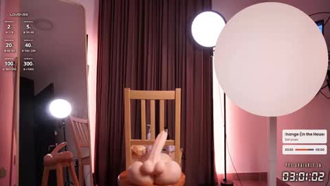 Snapshot of she_lau_ghs chatting on 09/28/25, 04:40 Laura c online show from 09/28/25, 04:40