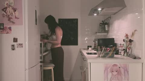 Snapshot of sheeny_shy chatting on 12/21/24, 09:36 Chiara online show from 12/21/24, 09:36