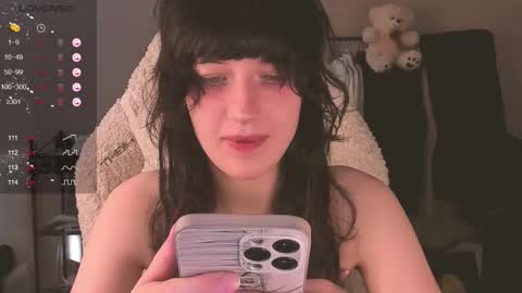 Snapshot of sheeny_shy chatting on 03/27/26, 01:11 Chiara online show from 03/27/26, 01:11