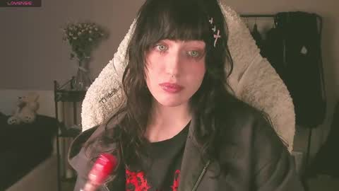 Snapshot of sheeny_shy chatting on 04/26/26, 02:48 Chiara online show from 04/26/26, 02:48
