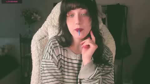 Snapshot of sheeny_shy chatting on 05/16/26, 12:15 Chiara online show from 05/16/26, 12:15