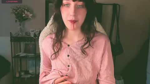 Snapshot of sheeny_shy chatting on 05/22/26, 03:17 Chiara online show from 05/22/26, 03:17