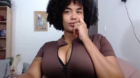 Snapshot of sheilamakano70 chatting on 02/19/25, 11:25 Sheila Makano online show from 02/19/25, 11:25