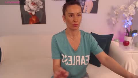 Snapshot of sheilaryan chatting on 02/03/25, 04:46 Sheila GMT 2 Tuesday Wednesday Friday Saturday Sunday- 8 5 online show from 02/03/25, 04:46