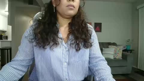 Snapshot of sheilyn_smith chatting on 10/14/25, 02:23 sheilyn_smith online show from 10/14/25, 02:23