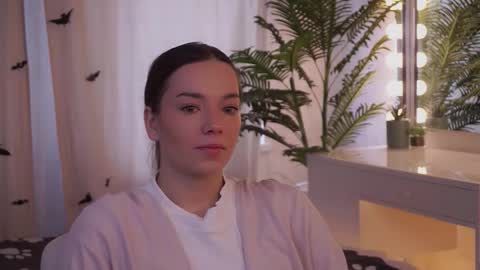 Bella  online show from 11/05/25, 06:24