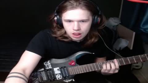 Snapshot of sheldon_music chatting on 10/21/25, 04:19 Sheldon online show from 10/21/25, 04:19