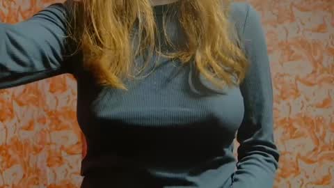 Erika online show from 12/19/24, 08:55