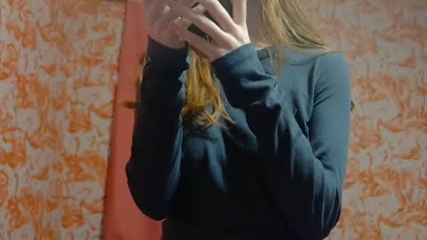 Erika online show from 01/22/25, 04:44