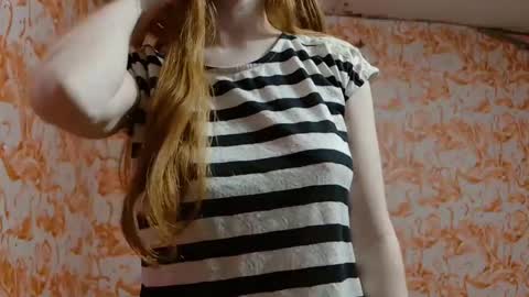 Erika online show from 11/17/25, 01:33