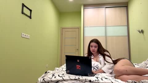 Ava online show from 10/11/25, 03:28