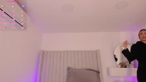 Snapshot of shelynna_azzul chatting on 07/13/26, 12:19 shelynna_azzul online show from 07/13/26, 12:19