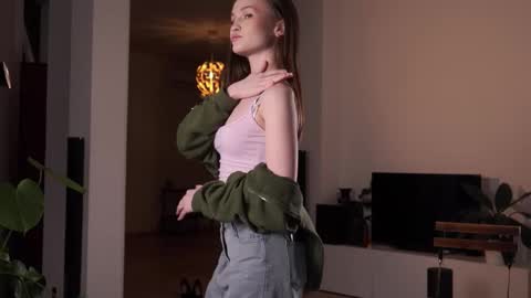 Snapshot of sherelllungwitz chatting on 03/15/26, 04:46 Alice online show from 03/15/26, 04:46