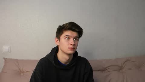 Max online show from 10/26/25, 05:52