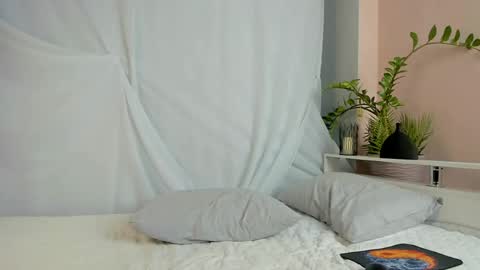 Max online show from 04/15/26, 07:21