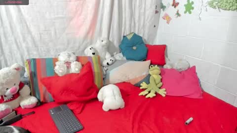 Snapshot of sherlyn_fox69 chatting on 12/07/24, 12:13  Maria Saenz online show from 12/07/24, 12:13