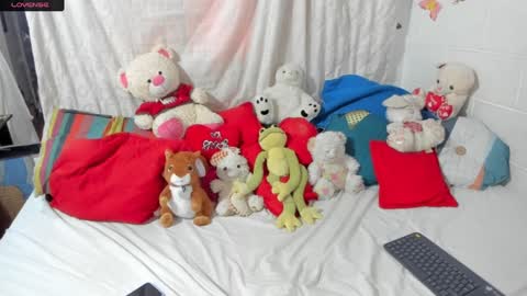 Snapshot of sherlyn_fox69 chatting on 01/02/25, 10:55  Maria Saenz online show from 01/02/25, 10:55