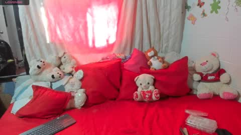 Snapshot of sherlyn_fox69 chatting on 01/08/25, 06:52  Maria Saenz online show from 01/08/25, 06:52