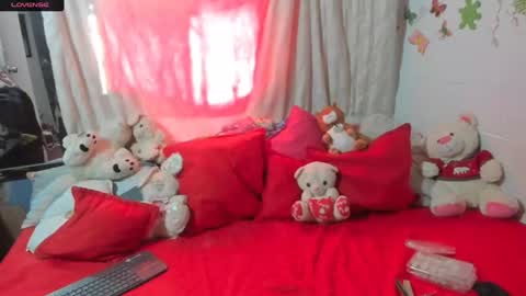 Snapshot of sherlyn_fox69 chatting on 01/09/25, 02:22  Maria Saenz online show from 01/09/25, 02:22