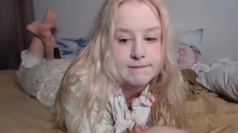 Snapshot of sherlystero chatting on 02/06/25, 11:15 sher online show from 02/06/25, 11:15