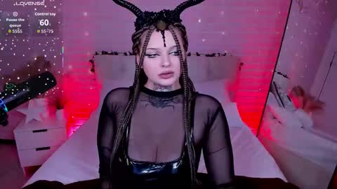 Snapshot of sherri_martinez chatting on 10/06/25, 03:42 sherri_martinez online show from 10/06/25, 03:42