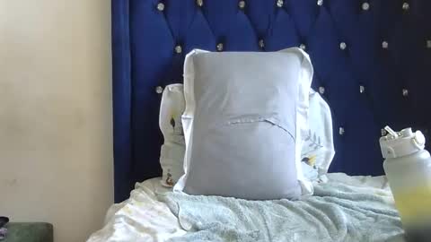 Snapshot of sherry_l chatting on 11/23/25, 10:37 sherry_l online show from 11/23/25, 10:37