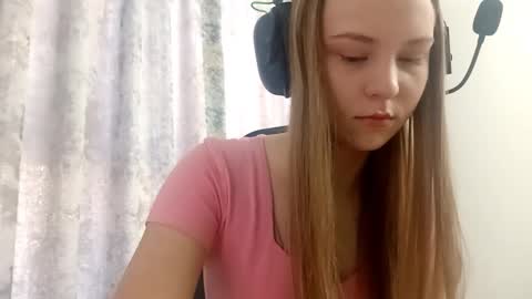 Lisa online show from 11/29/25, 06:16