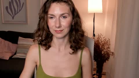 Snapshot of shesleepsnaked chatting on 01/20/25, 07:04 shesleepsnaked online show from 01/20/25, 07:04