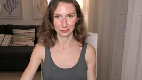 Snapshot of shesleepsnaked chatting on 02/08/25, 06:44 shesleepsnaked online show from 02/08/25, 06:44