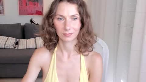 Snapshot of shesleepsnaked chatting on 09/21/25, 05:25 shesleepsnaked online show from 09/21/25, 05:25