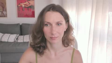 Snapshot of shesleepsnaked chatting on 10/08/25, 03:20 shesleepsnaked online show from 10/08/25, 03:20