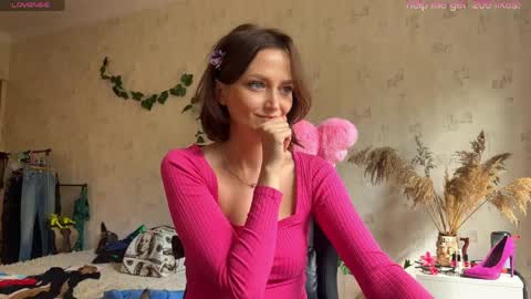 Snapshot of sheslike_firstlove chatting on 05/14/26, 01:40 Vanessa online show from 05/14/26, 01:40