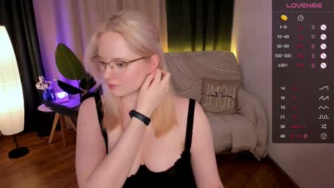 Hello guys my name is Aemilia online show from 02/16/25, 03:05