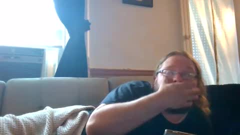 Snapshot of shifty885 chatting on 09/28/25, 02:11 shifty885 online show from 09/28/25, 02:11