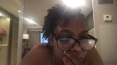 Snapshot of shiishiilove4 chatting on 09/12/25, 02:00 shiishiilove4 online show from 09/12/25, 02:00