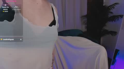 Snapshot of shine_vivi chatting on 04/07/26, 03:23 Vivi online show from 04/07/26, 03:23