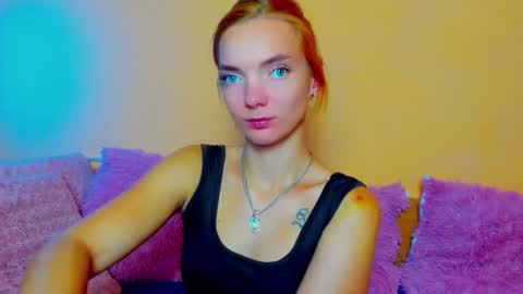 Snapshot of shinelikea_diamond chatting on 10/14/25, 08:20 Alexis online show from 10/14/25, 08:20