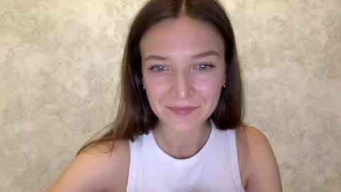 Snapshot of shining_pearl chatting on 07/14/26, 06:24 Jesica online show from 07/14/26, 06:24