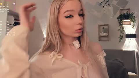 Stella  online show from 04/07/26, 09:10