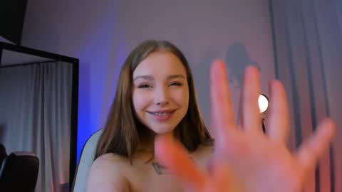 Snapshot of shiny_bell chatting on 12/31/24, 04:57 Bell 3 Next broadcast online show from 12/31/24, 04:57