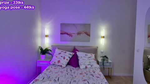 Snapshot of shiny_bell chatting on 11/23/25, 12:38 Bell 3 Next broadcast online show from 11/23/25, 12:38