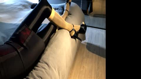 Pantyhose-Doll online show from 03/01/26, 02:30