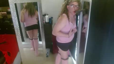 Snapshot of shirleyjo chatting on 03/24/26, 07:41 sarah online show from 03/24/26, 07:41