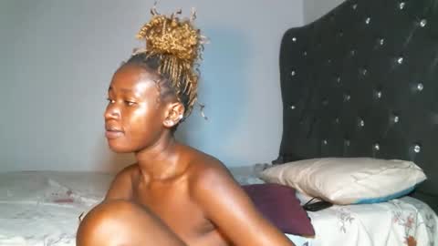 Shi-ro online show from 12/15/25, 05:34