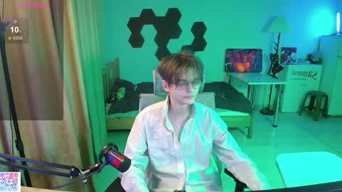 shiromy_ online show from 01/18/26, 06:34