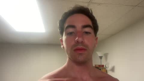 Snapshot of shirtlesshunk15 chatting on 06/17/26, 10:43 shirtlesshunk15 online show from 06/17/26, 10:43