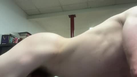Snapshot of shirtlesshunk15 chatting on 07/09/26, 01:42 shirtlesshunk15 online show from 07/09/26, 01:42