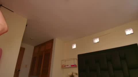  kendal  online show from 03/21/26, 03:04