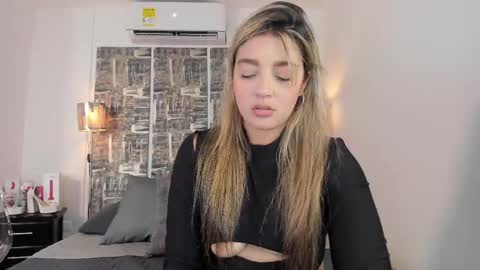 SHOFIA online show from 09/20/25, 02:51